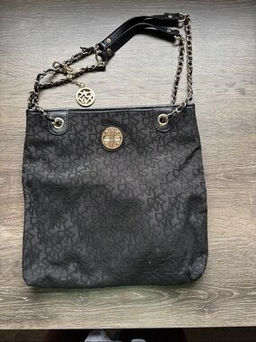 DKNY Black Logo Jacquard Chain-Detail Shoulder Bag